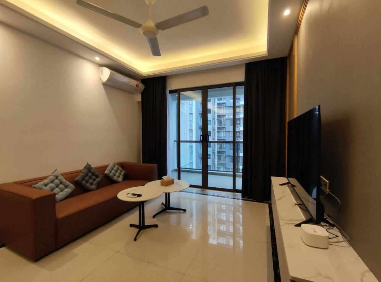 Pangsapuri Luxury 2br R&f Princess Cove Ciq *