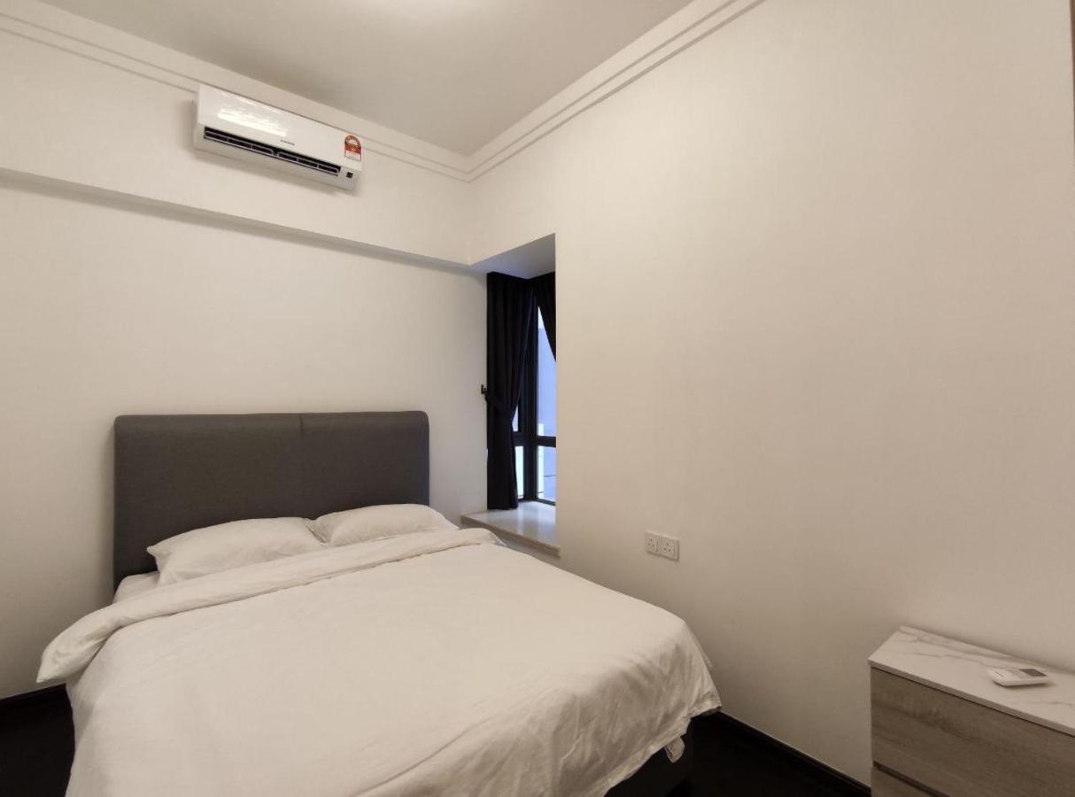 Pangsapuri Luxury 2br R&f Princess Cove Ciq *